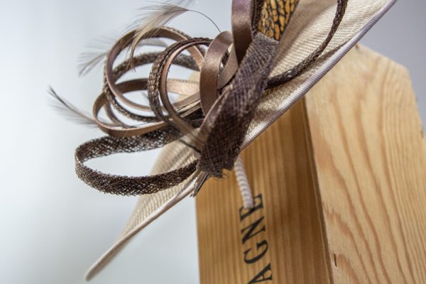 Super elegant natural (beige) fascinator - Image 5