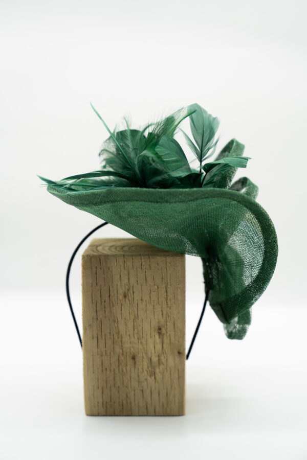 Classic bottle green hand sculpted fascinator - Image 4